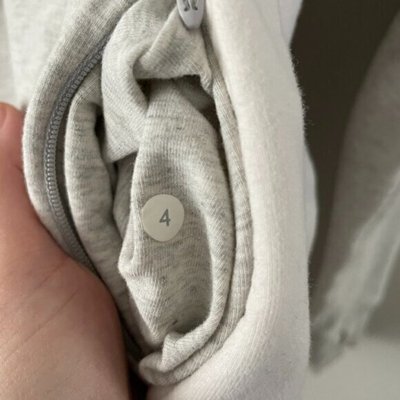 Lululemon Athletica Cowl Neck Pullover Activewear Long Sleeve Sweatshirt Gray 4 - Picture 5 of 8